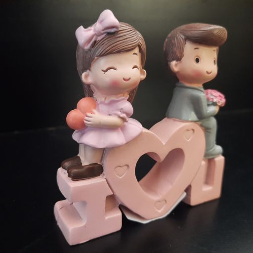 COUPLE showpiece