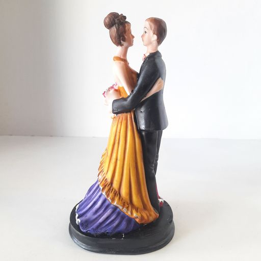 Couple showpiece