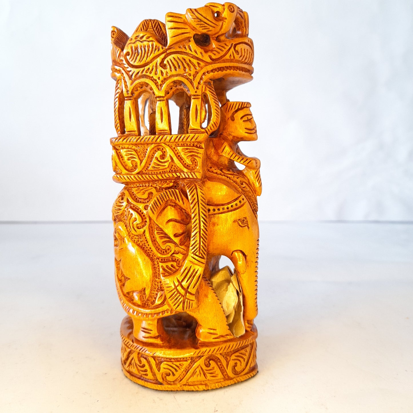 Wooden Amba wadi Shikar Carved Round Fine