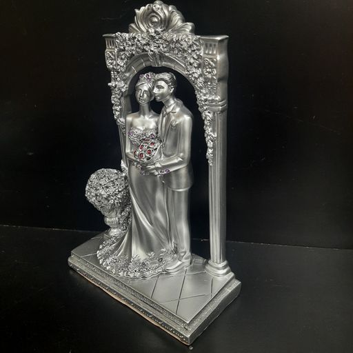 COUPLE showpiece