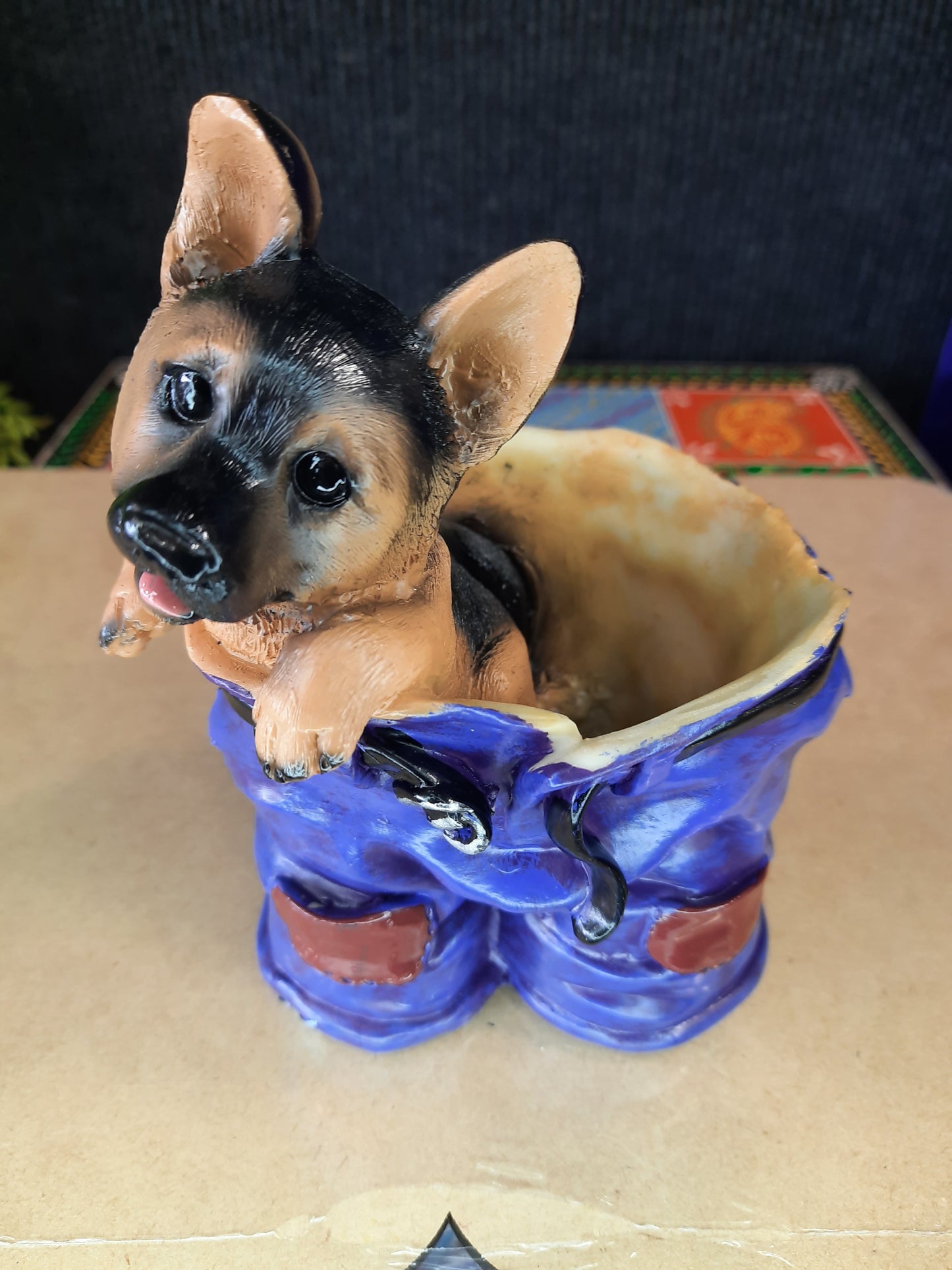 Puppy pant pen stand