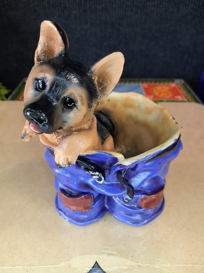 Puppy pant pen stand