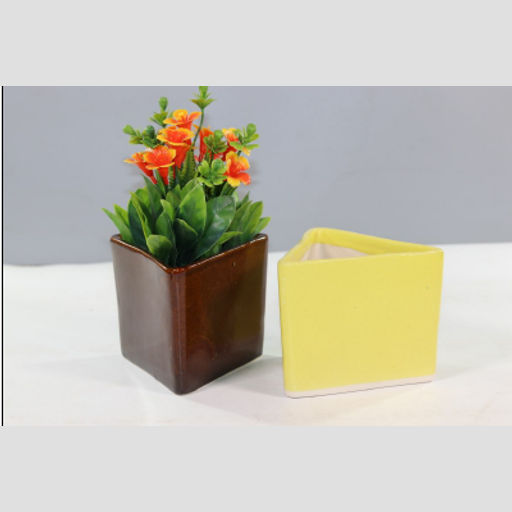 Ceramic pots