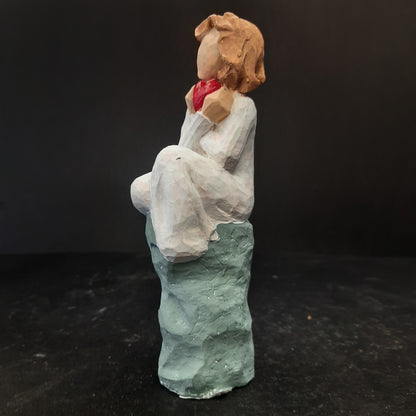 Resin Lady sitting W or Heart