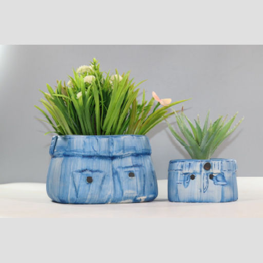 Ceramic pots