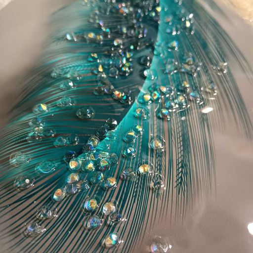 FEATHER CRYSTAL PAINTING FOR BACKGROUND OF A COUCH