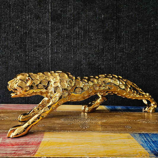Leopard Statue with elegant look Gold Animal Figurine for Home Decoration