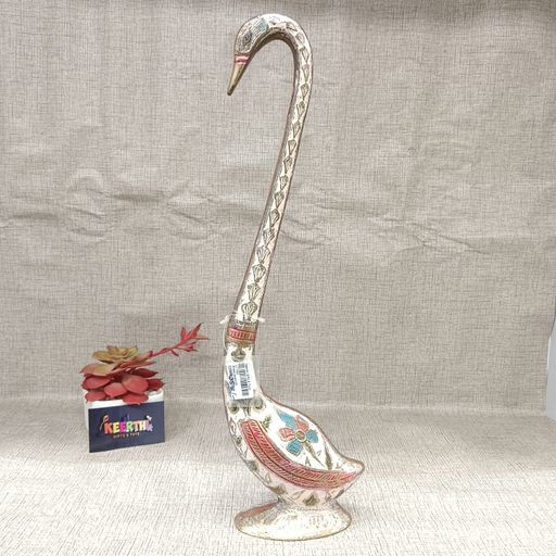 Brass swan showpiece