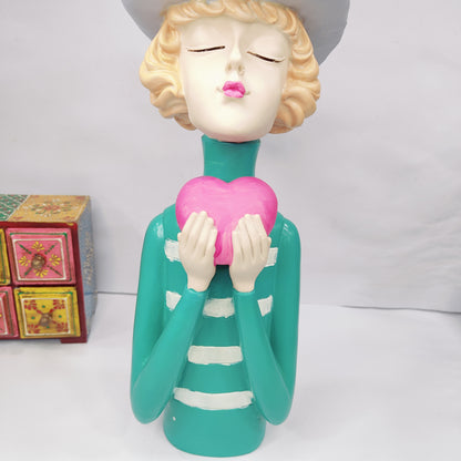 Home Decorative HandCrafted Polyresin Girl