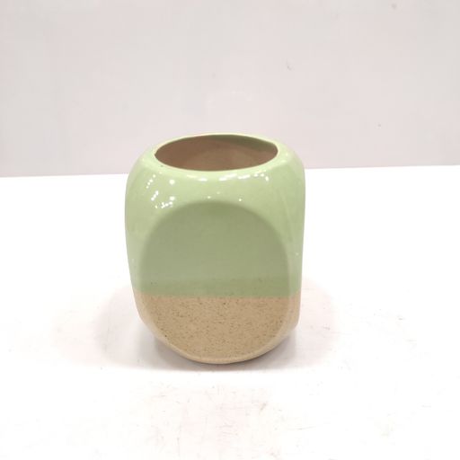 Ceramic pot
