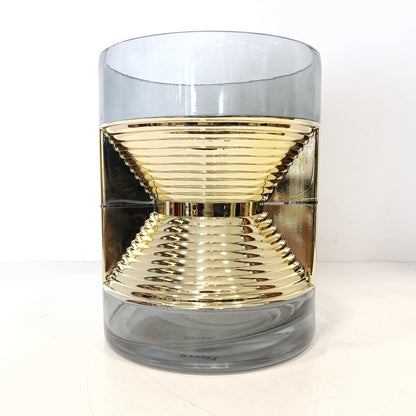 Flower vase
