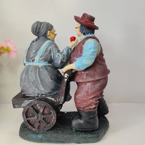 Polyresin Old Couple Show Piece Idol Statue Showpiece for Home Decor Decoration and Gifting