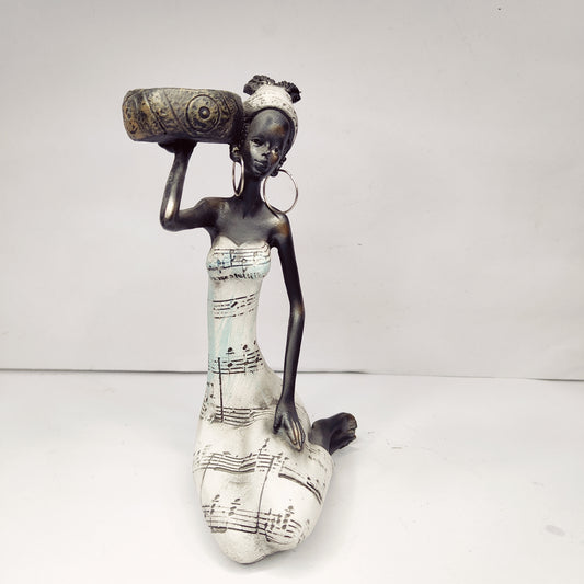 Creative Polyresin African Lady Showpiece for Home Decoration