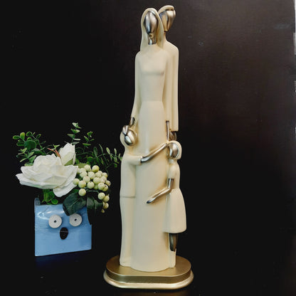 POLYRESIN family showpiece