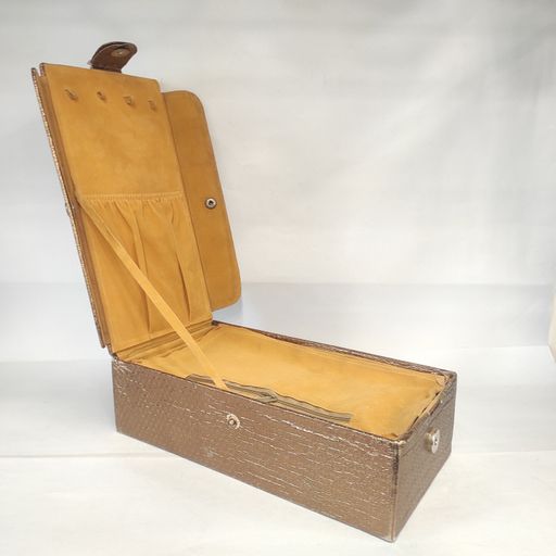 Jewellery box