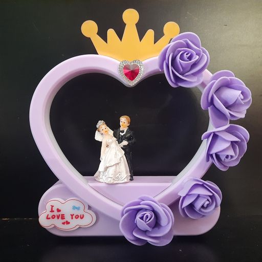 COUPLE showpiece