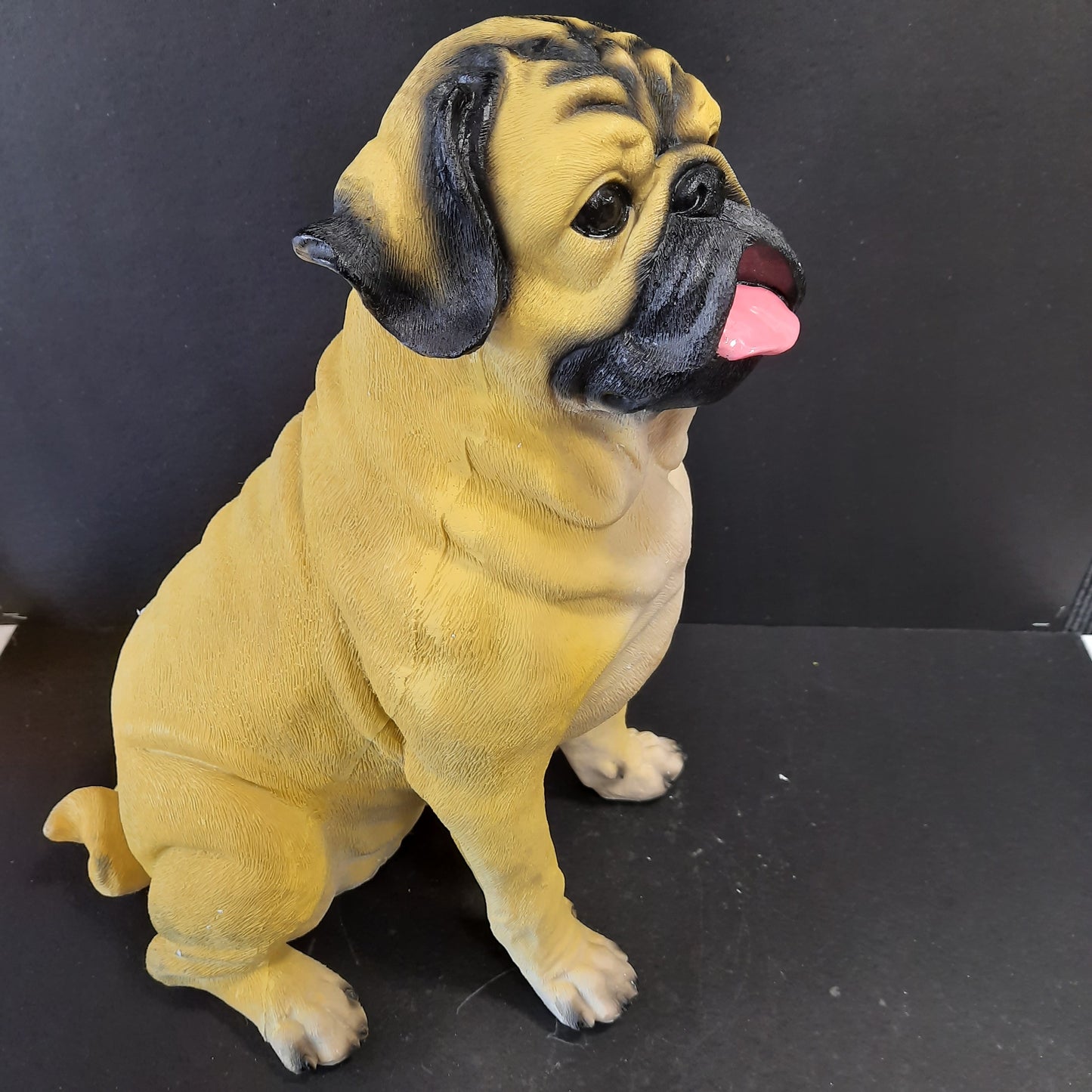 Dog showpiece