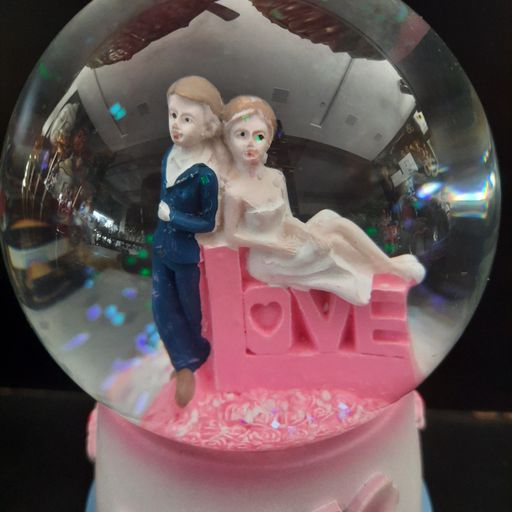 Snow globe couple