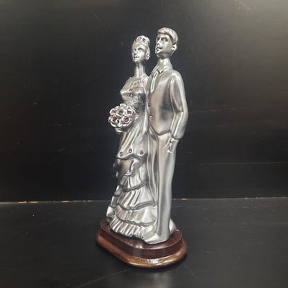 COUPLE showpiece