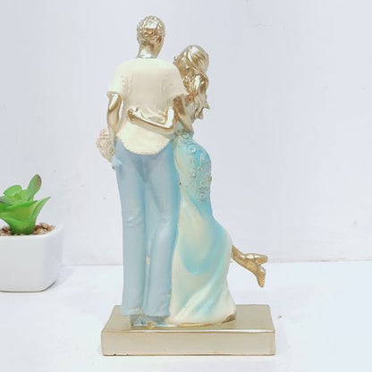 Trading Romantic Couple Showpiece