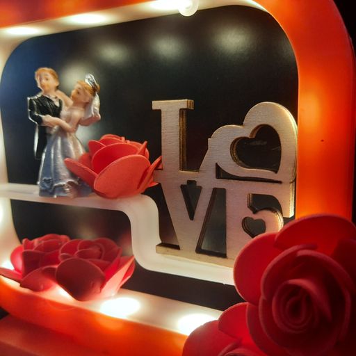 COUPLE showpiece