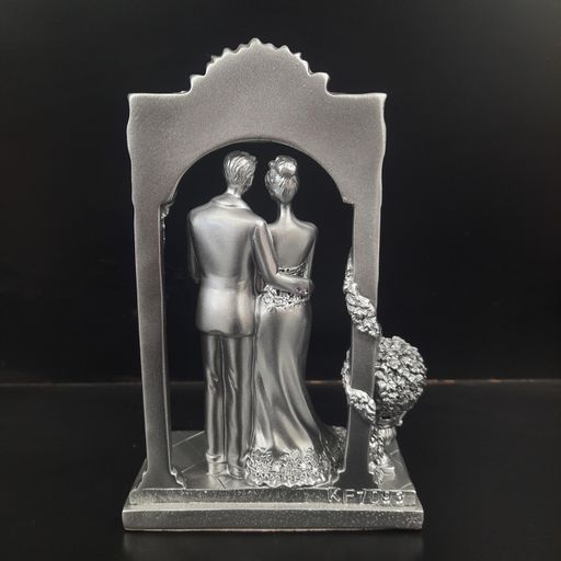 Couple showpiece