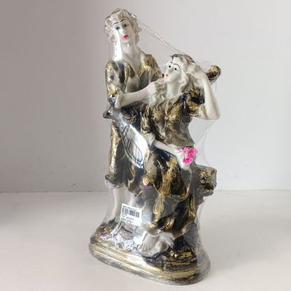 Couples show piece