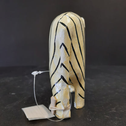 Wooden Elephant Sppiral Black & White Paint