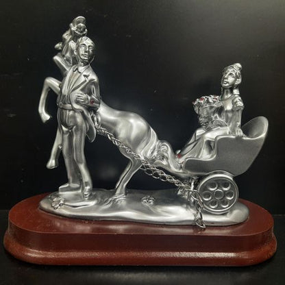 COUPLE showpiece