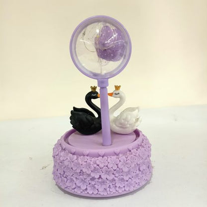 Swan showpiece