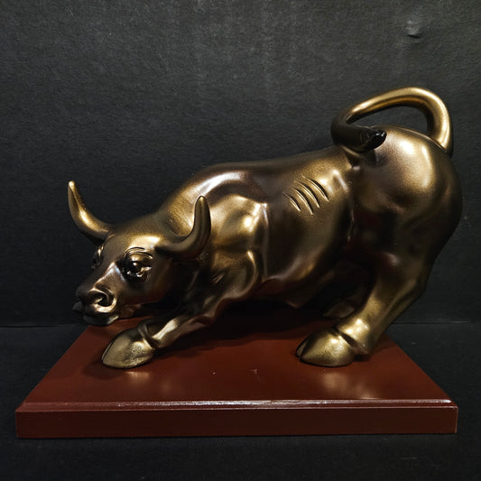Bull Figurine Statue for Office Bedroom Home Decoration Animal Bull Sculpture showpiece Figurine