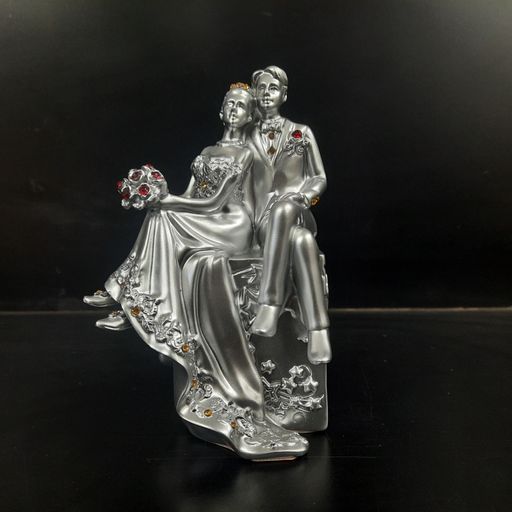 Couple showpiece