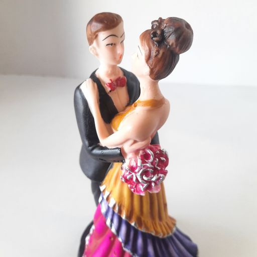 Couple showpiece