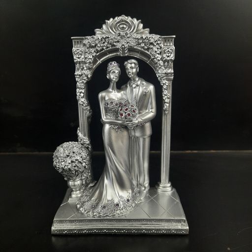 Couple showpiece