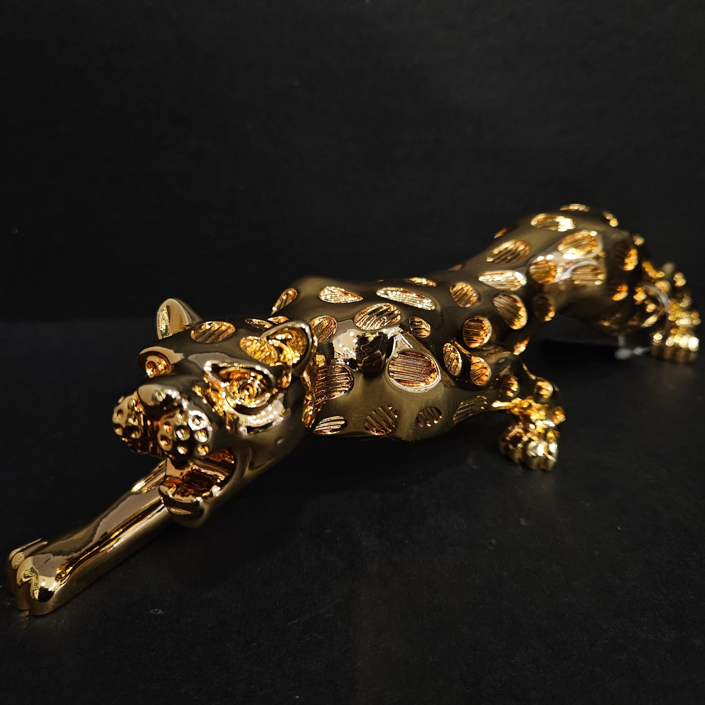 Jaguar Statue with elegant look Gold Animal Figurine for Home Decoration