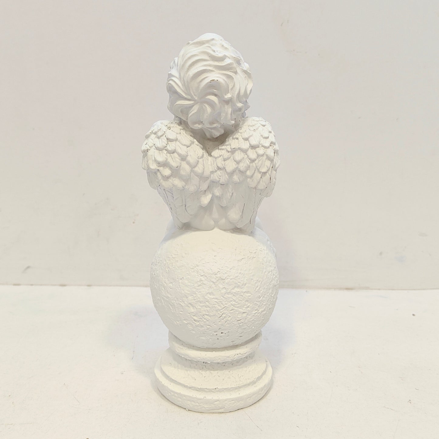 Resin decoration representing an angel