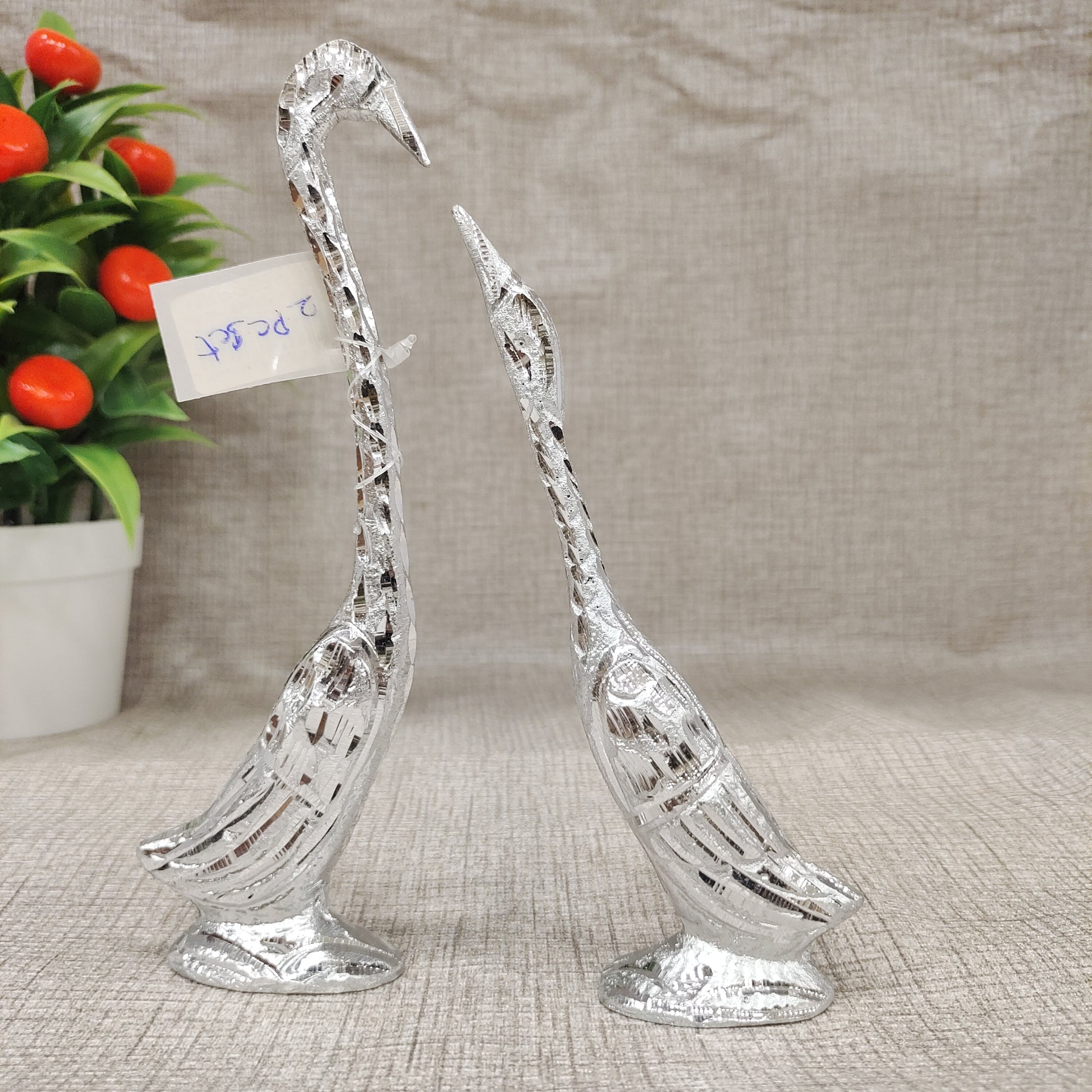 Kissing Swan Set J08