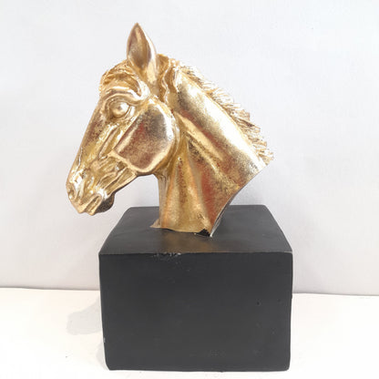 Golden horse head showpiece