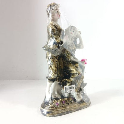 Couples show piece