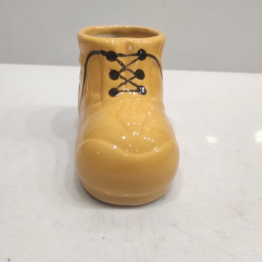 Ceramic Shoe Shaped Indoor Planter Smart Yellow Colored ceramic pot