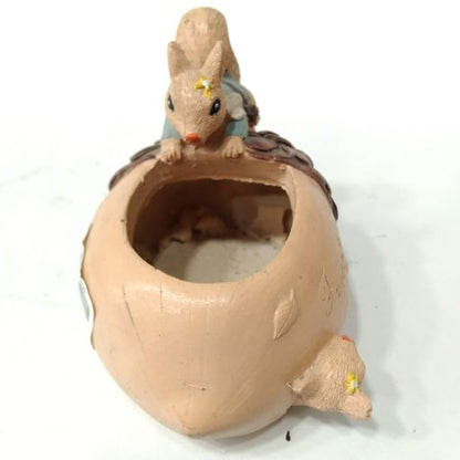 Ceramic flower pot