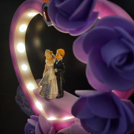 COUPLE showpiece