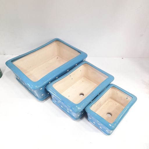 Ceramic pots