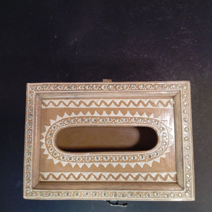 Wooden hand tissue holder