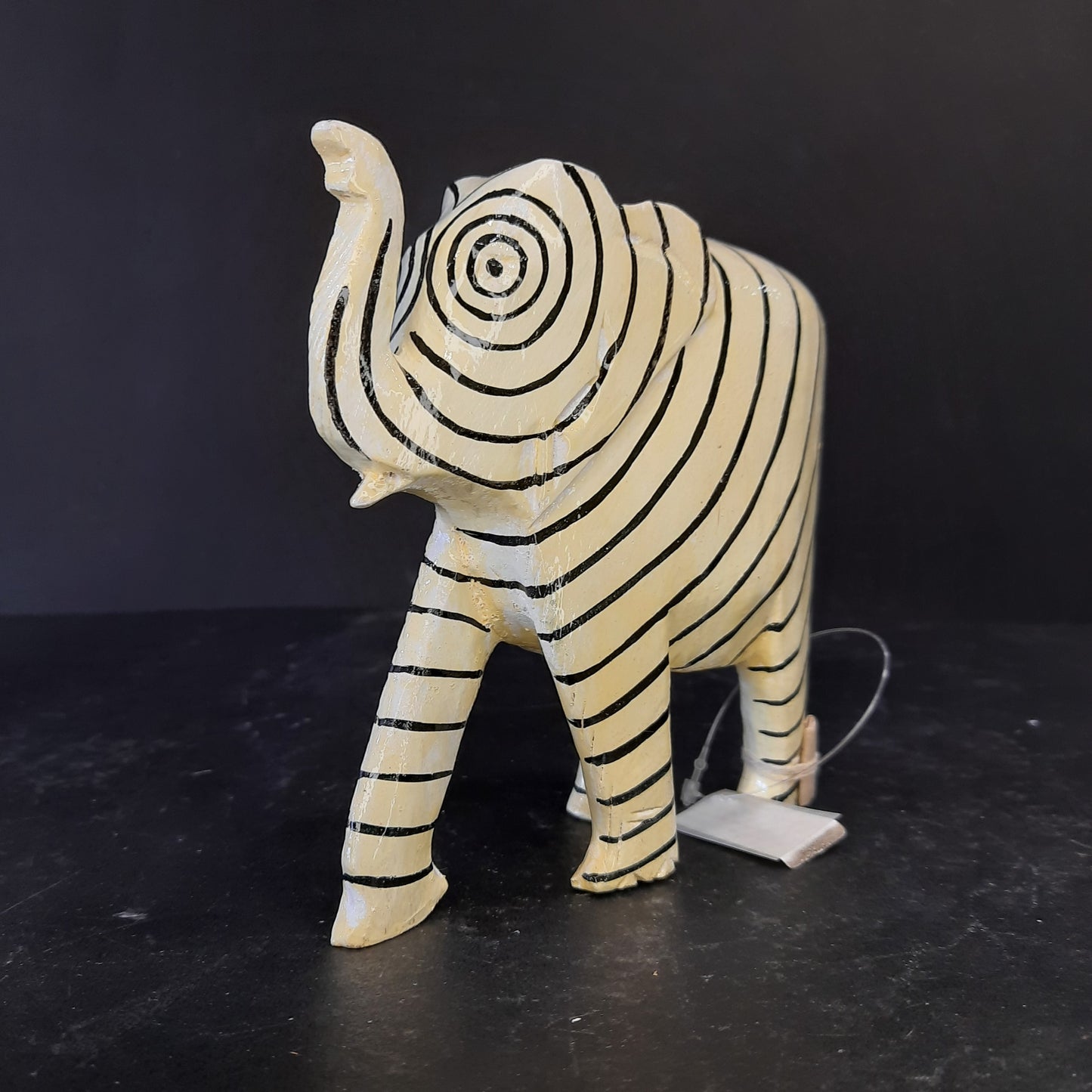 Wooden Elephant Sppiral Black & White Paint