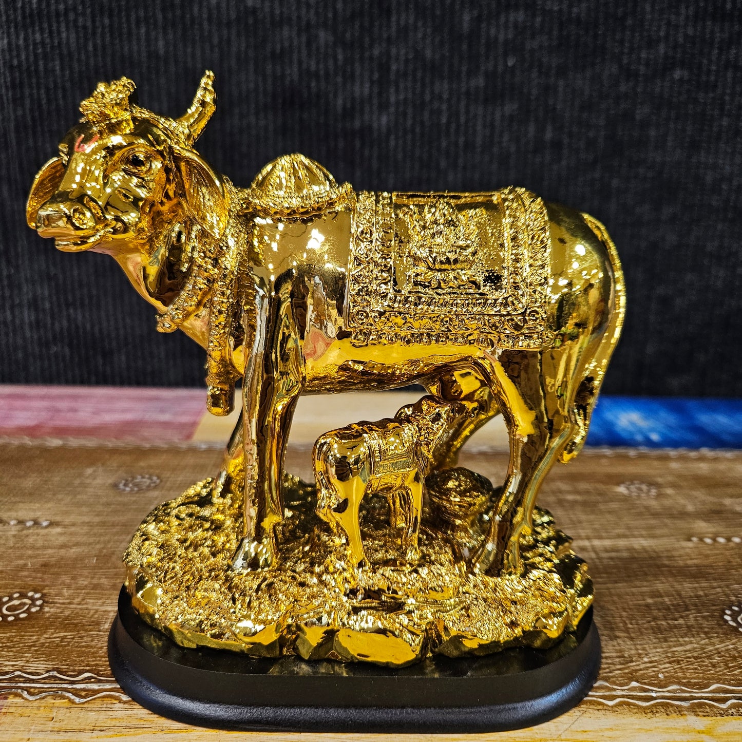 Kamdhenu Gayatri Wish Fulfilling Holy Cow with Calf Statue Decor Health Wealth Good Luck Happiness Interior Living Room and Decoration Showpiece for Home