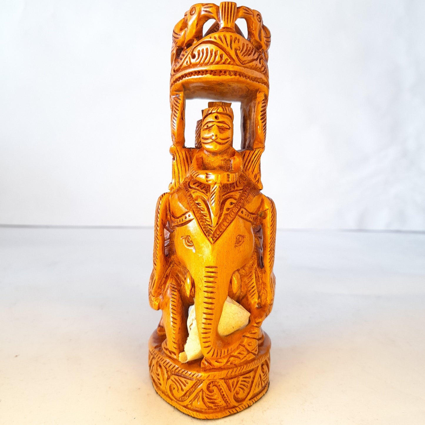 Wooden Amba wadi Shikar Carved Round Fine