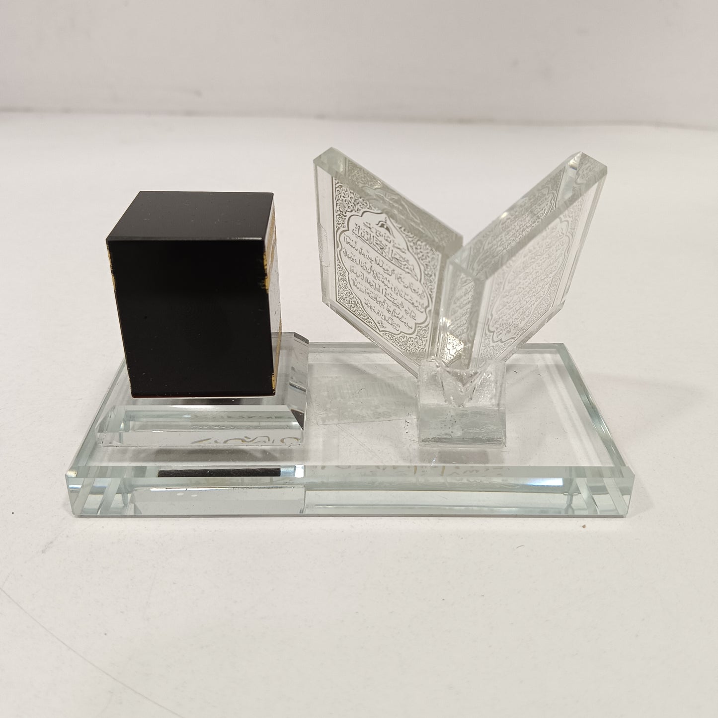 Makka kuran crystal show piece