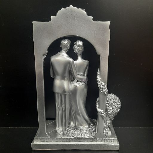 COUPLE showpiece