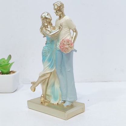 Trading Romantic Couple Showpiece